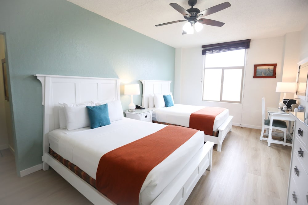 Standard Room, 2 Queen Beds - Photo 2