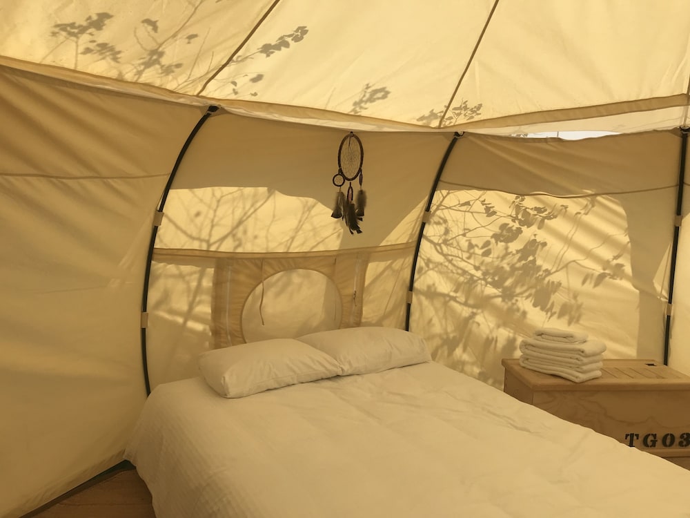 Tent, 1 Queen Bed, Mountain View photo 1