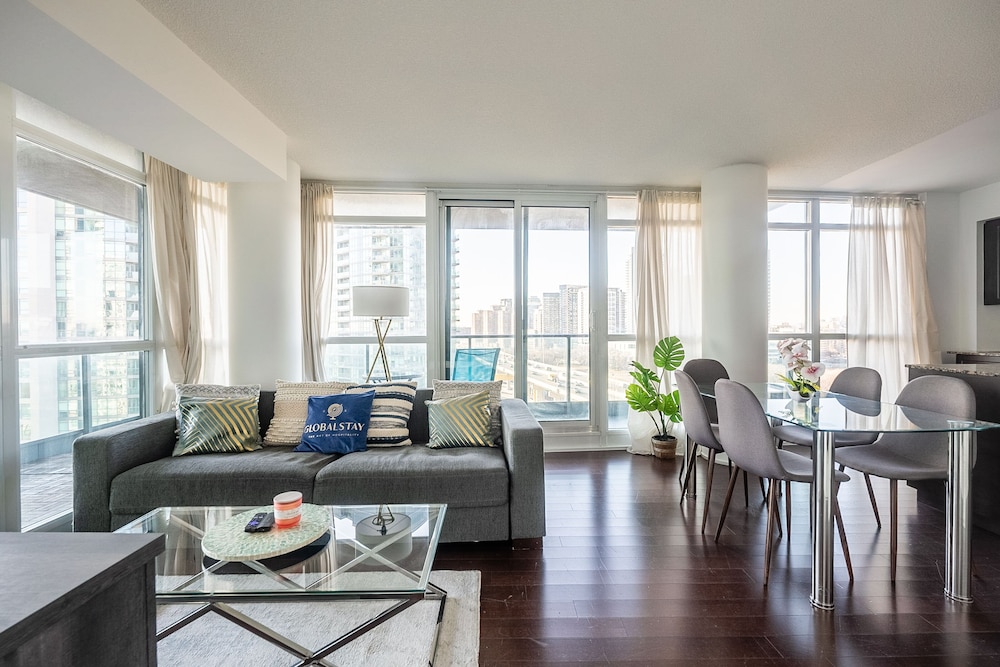 Panoramic Apartment, 2 Bedrooms, Balcony, Lake View