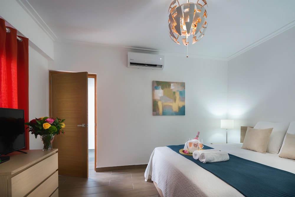 Vip Luxury Rooftop Two Bedroom Penthouse & Jacuzzi