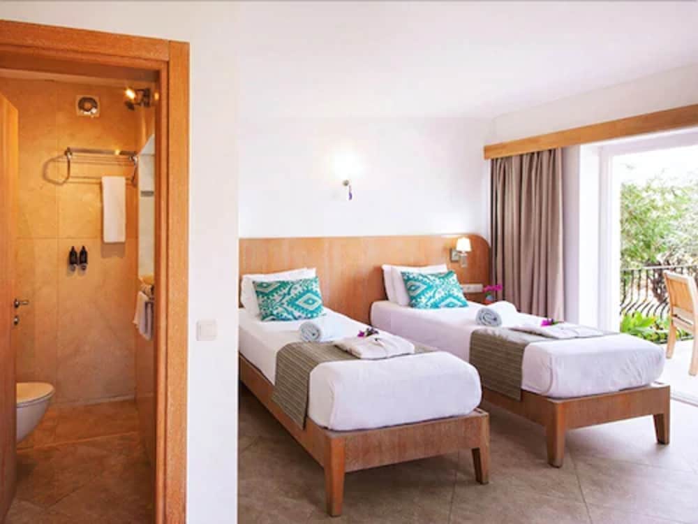 Standard Twin Room, Garden View