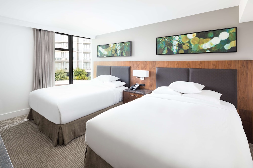 Room, 2 Queen Beds, Non Smoking photo 1