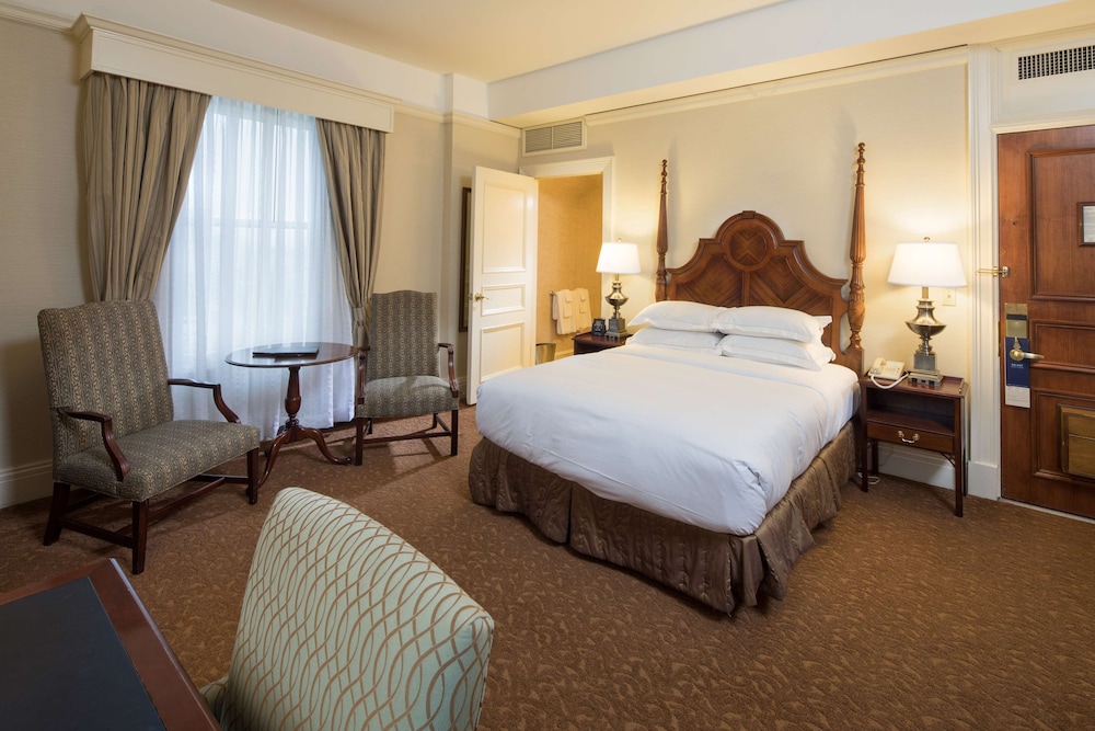 Room, 1 Queen Bed, Accessible, Bathtub (Hearing Impaired) - Photo 1