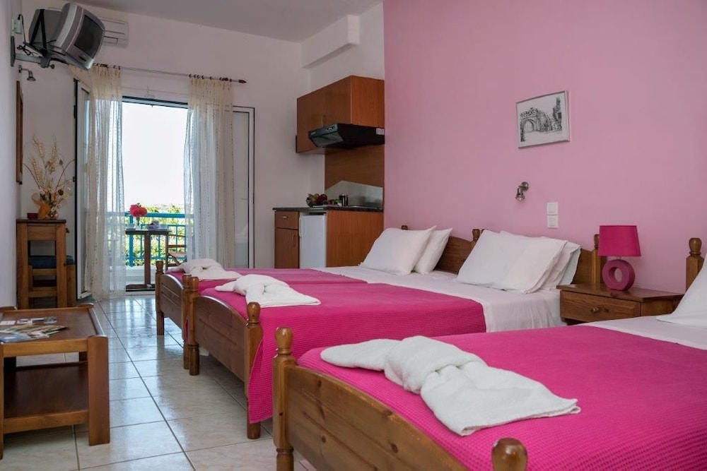 Standard Triple Room (Mountain View or Sea View)