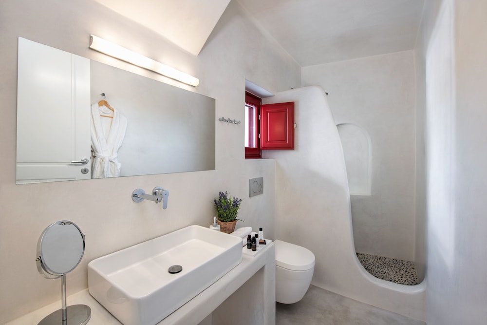 Superior Suite Two Bedrooms Sea View with Plunge Pool - Photo 8