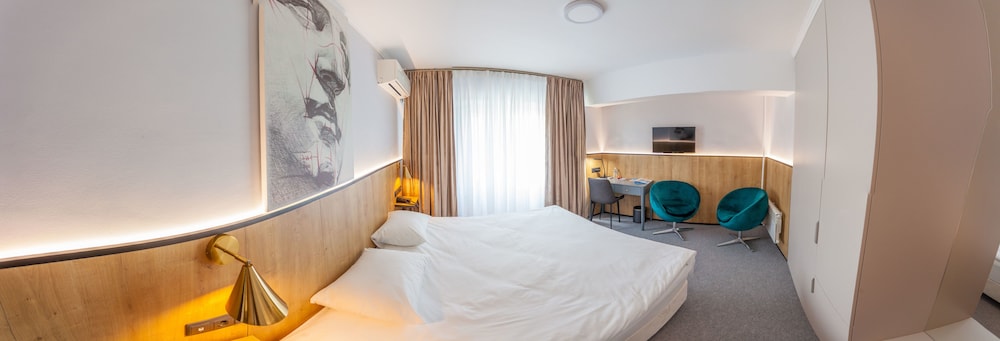 Deluxe Single Room, 1 Twin Bed, Non Smoking, City View photo 1
