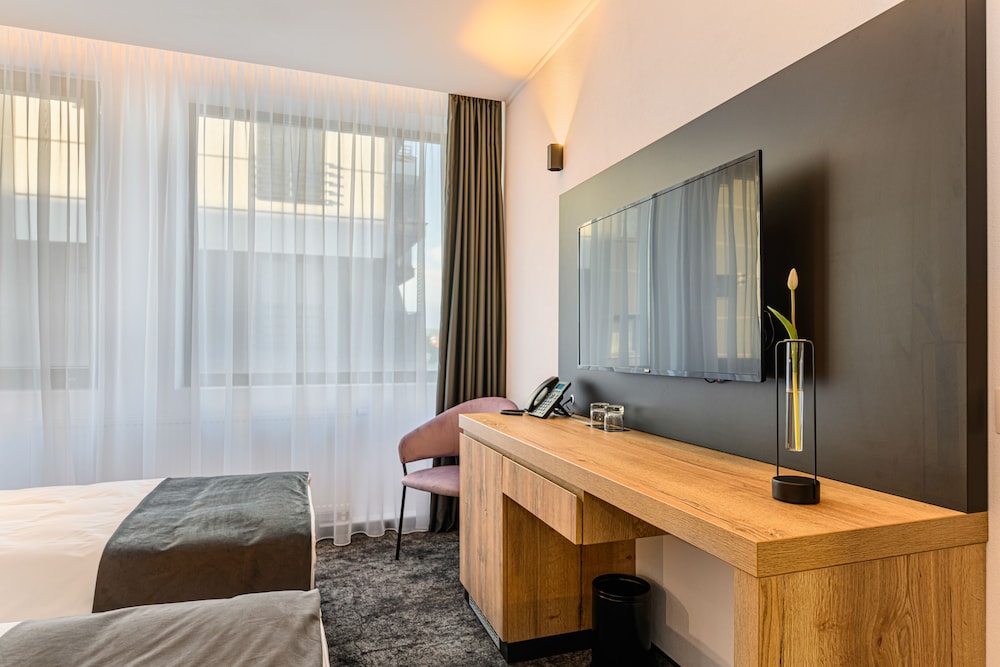 Business Superior Room - Photo 6