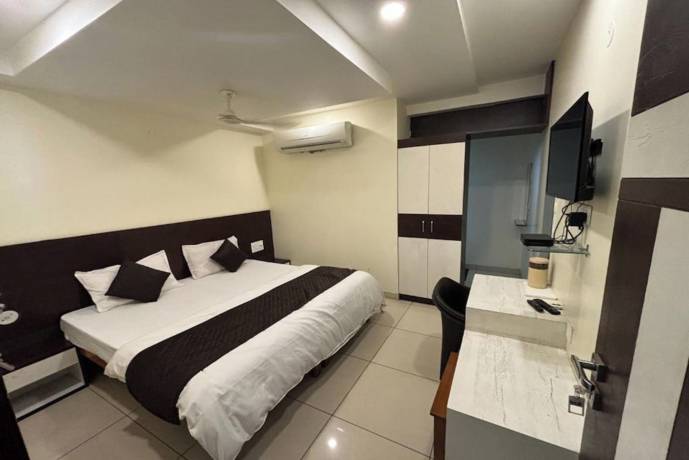 Deluxe Room - Photo 1