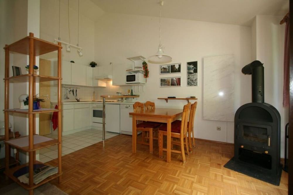 Deluxe Double Room (2 Adults + 1 Child) - Photo 2