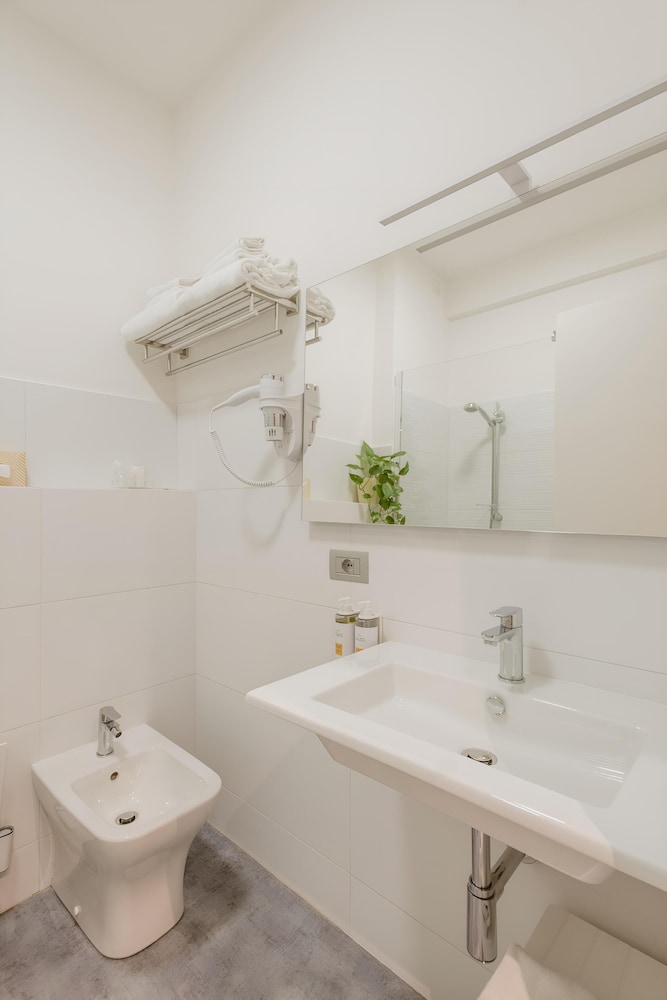 Double or Twin Room, 1 Bedroom - Photo 4