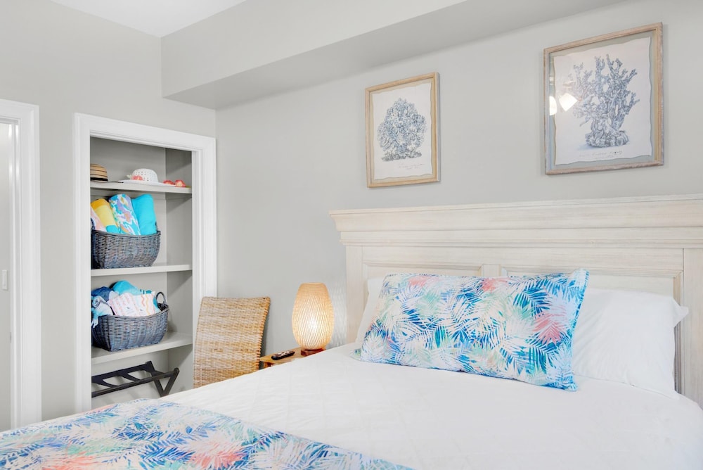 Condo, Multiple Beds (Azure #407) photo 2