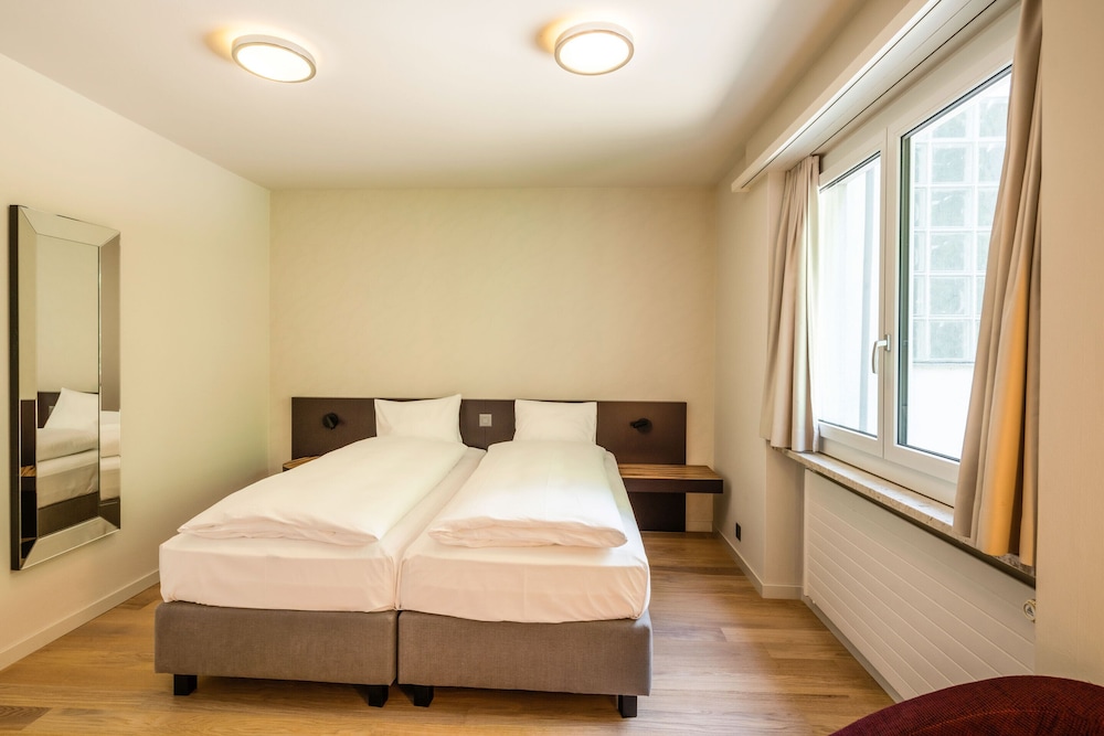 Classic Double or Twin Room - Photo 12