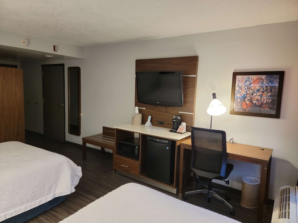 Standard Room, 2 Double Beds, Accessible, Refrigerator & Microwave photo 1