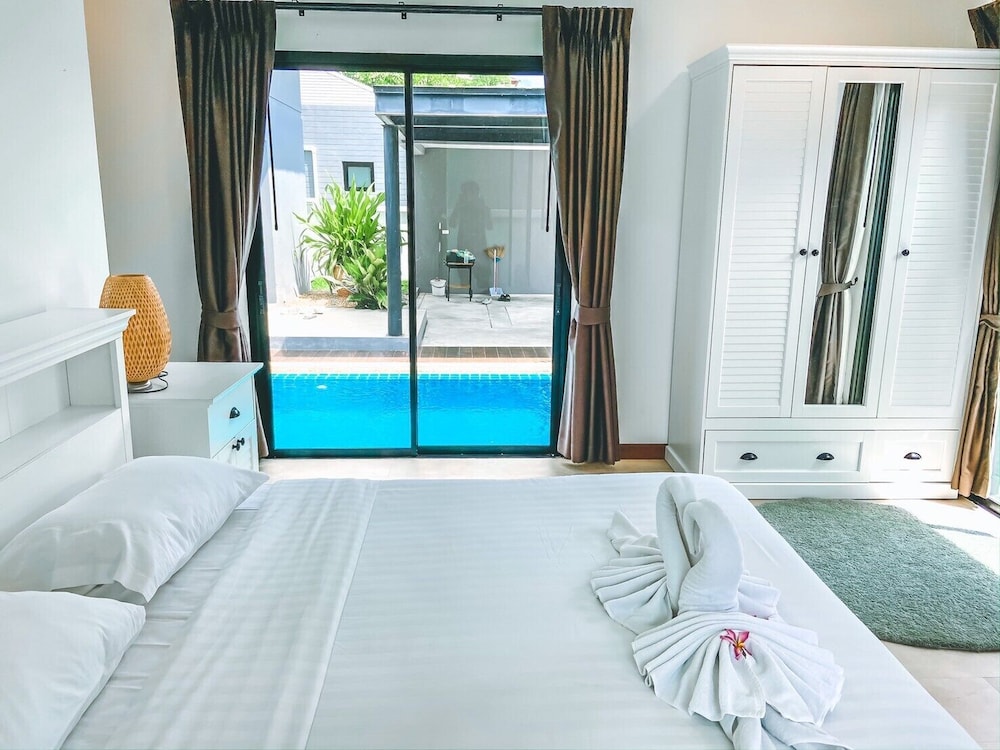 Villa, 3 Bedrooms, Pool View - Photo 1