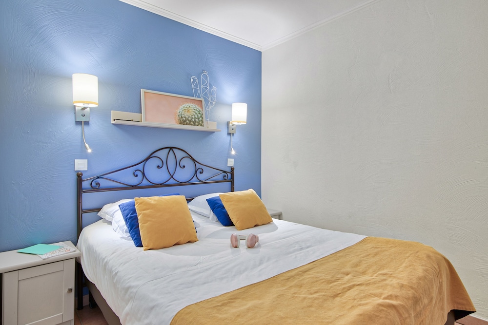 Apartment 6 people - 1 bedroom + 1 sleeping alcove - Terrace or balcony - Sea view photo 1