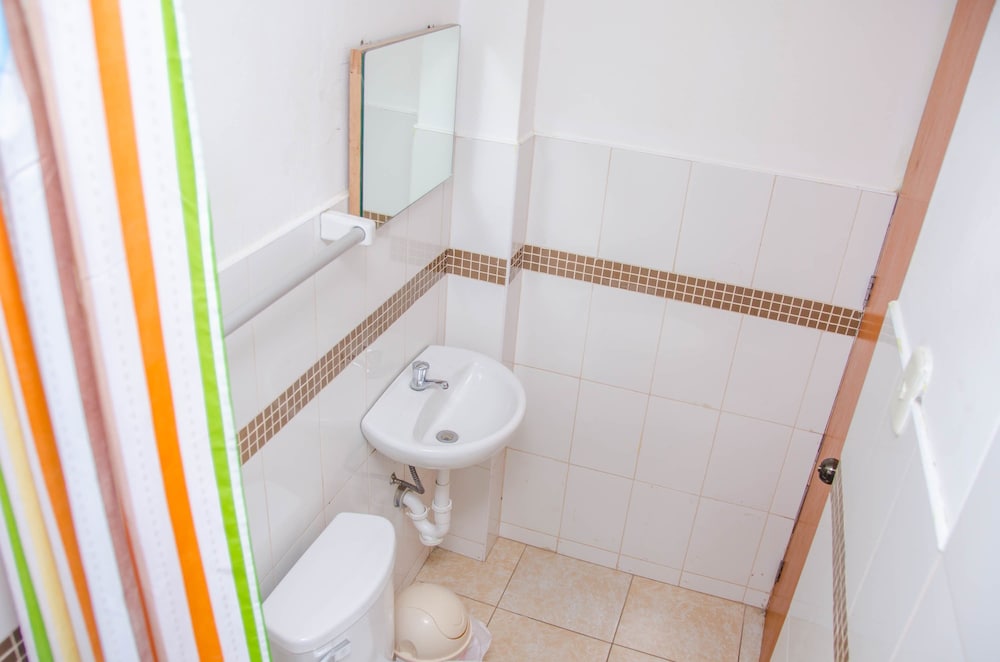 Basic Double Room, 1 Double Bed, Non Smoking, Courtyard View photo 3