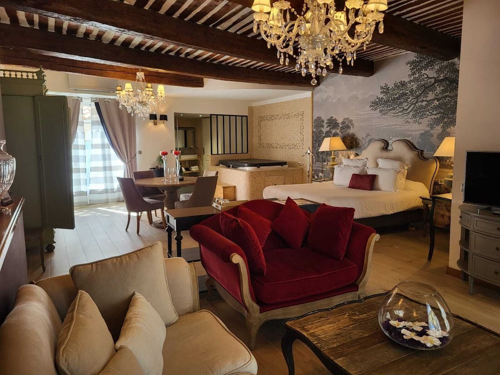 Suite, 1 King Bed, Terrace (Prestige)