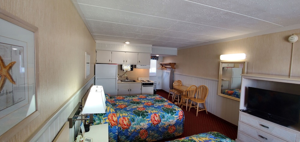 Room, 2 Queen Beds, Kitchenette photo 2