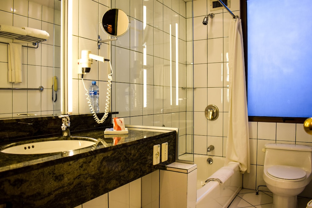 Executive Room King - Photo 5