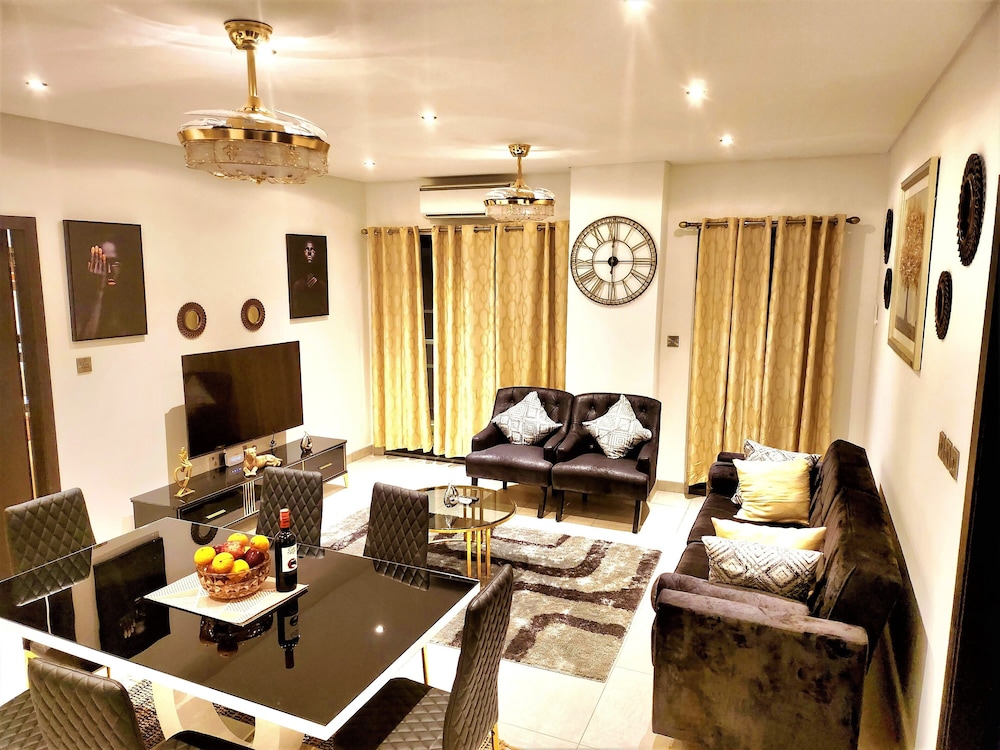 Luxury Apartment photo 2