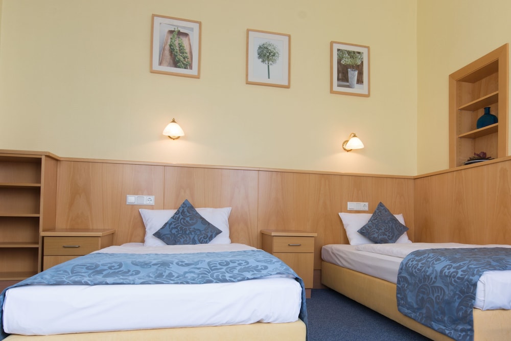 Triple Room - Photo 1