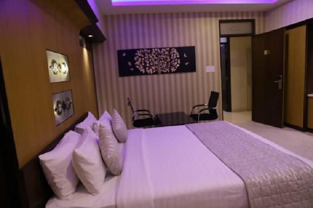 Deluxe Double Room photo 2