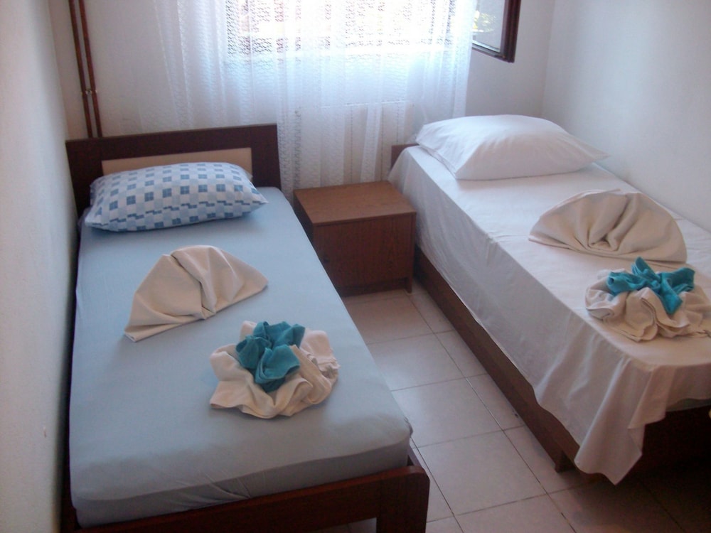 Apartment (Bob - 10m from the sea - A3-Lorena 8()
