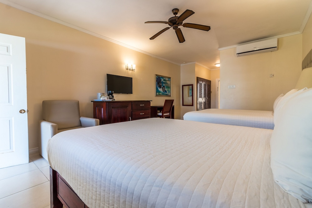 Deluxe Room (2 Queen Beds) - Photo 4