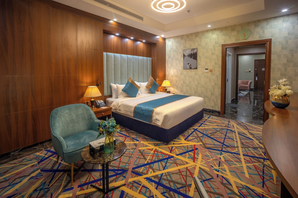 Suite with Mountain View