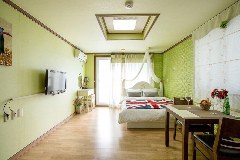 Room (Mellon) - Photo 8