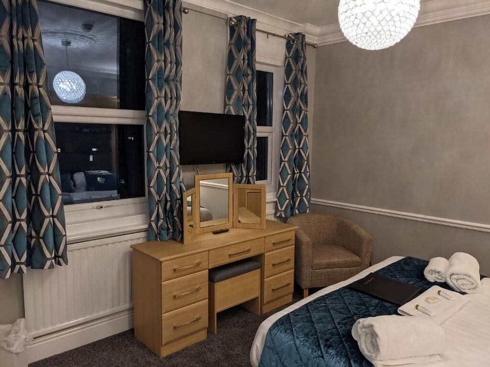 Standard Double or Twin Room - Photo 2