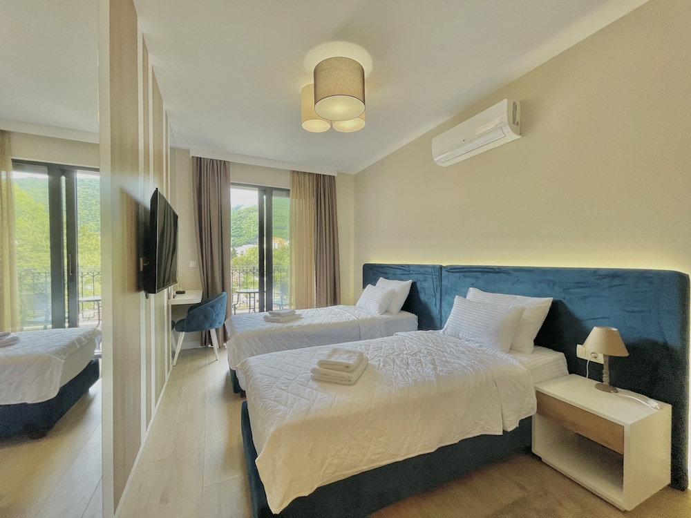 Standard Double or Twin Room - Photo 1