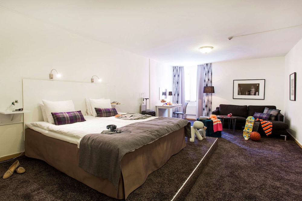 Family Room, 2 Twin Beds, Non Smoking - Photo 5