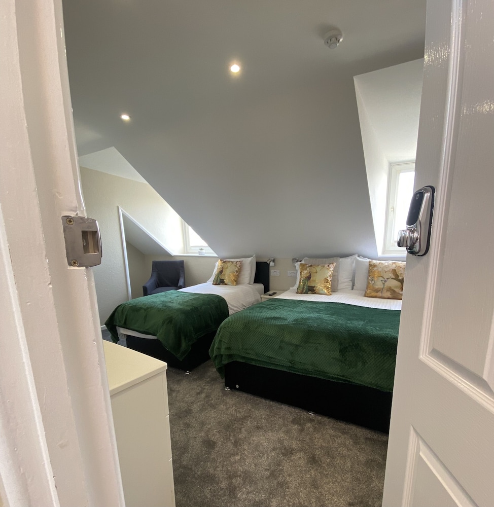 Family Room, Ensuite photo 1