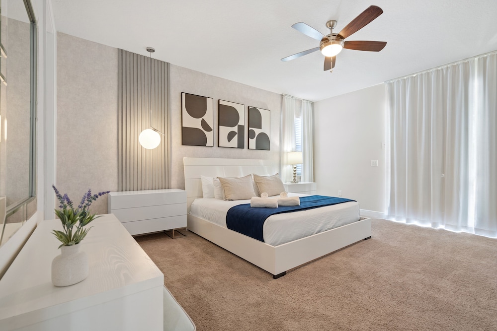 Encore Resort 10 bd Home with Pool(2302)