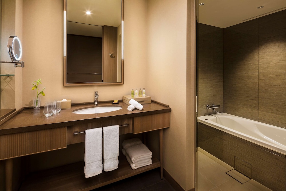 Executive Room, 1 King Bed - Photo 3