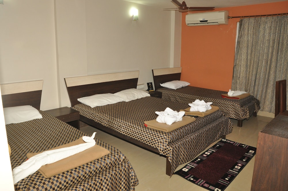 Family Room - Photo 6