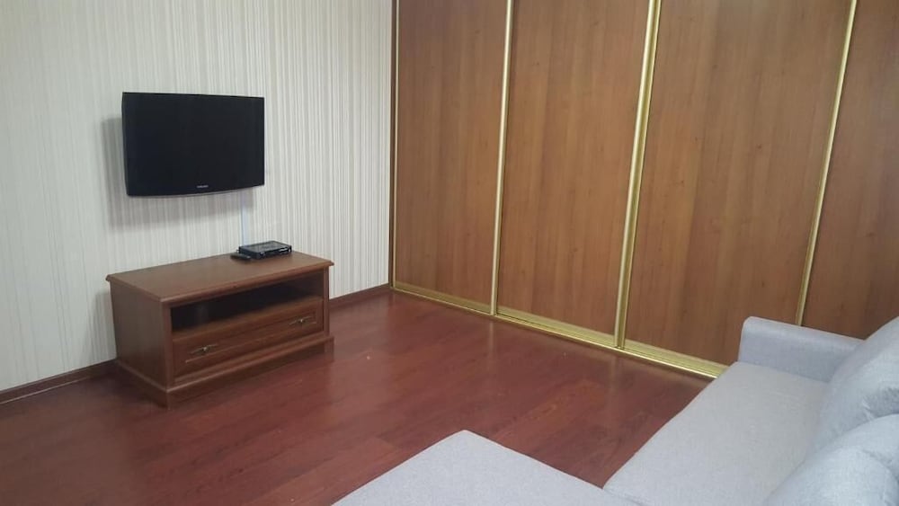 Family Room photo 3
