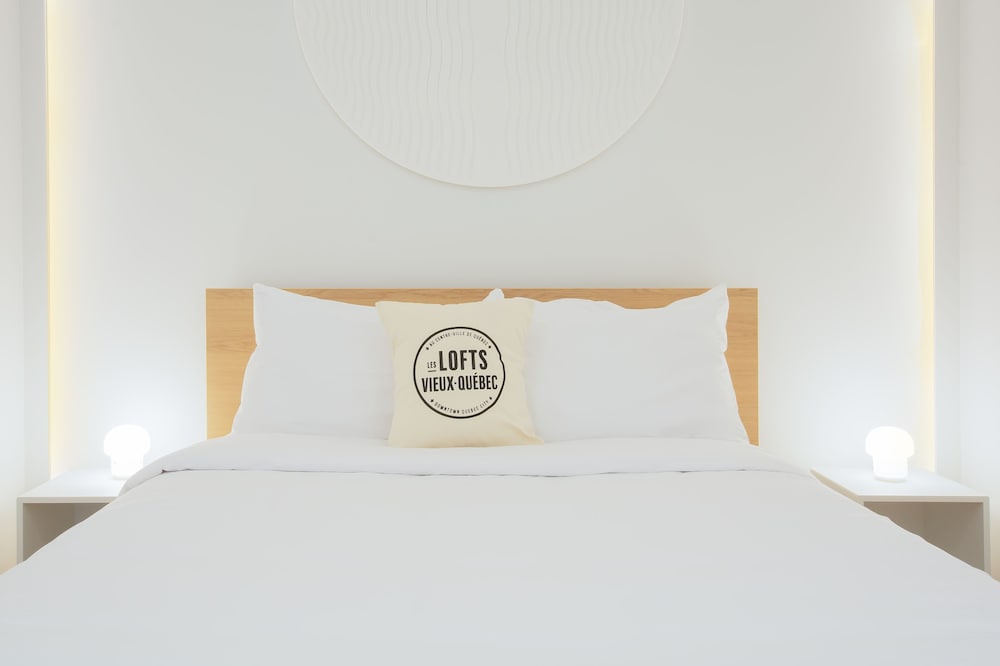 Loft - 1 queen bed and bunkbeds