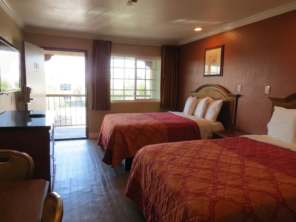 Deluxe Room, 2 Double Beds photo 1