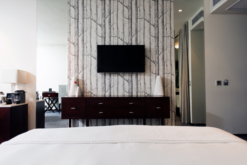 Executive Room (Square) - Photo 8