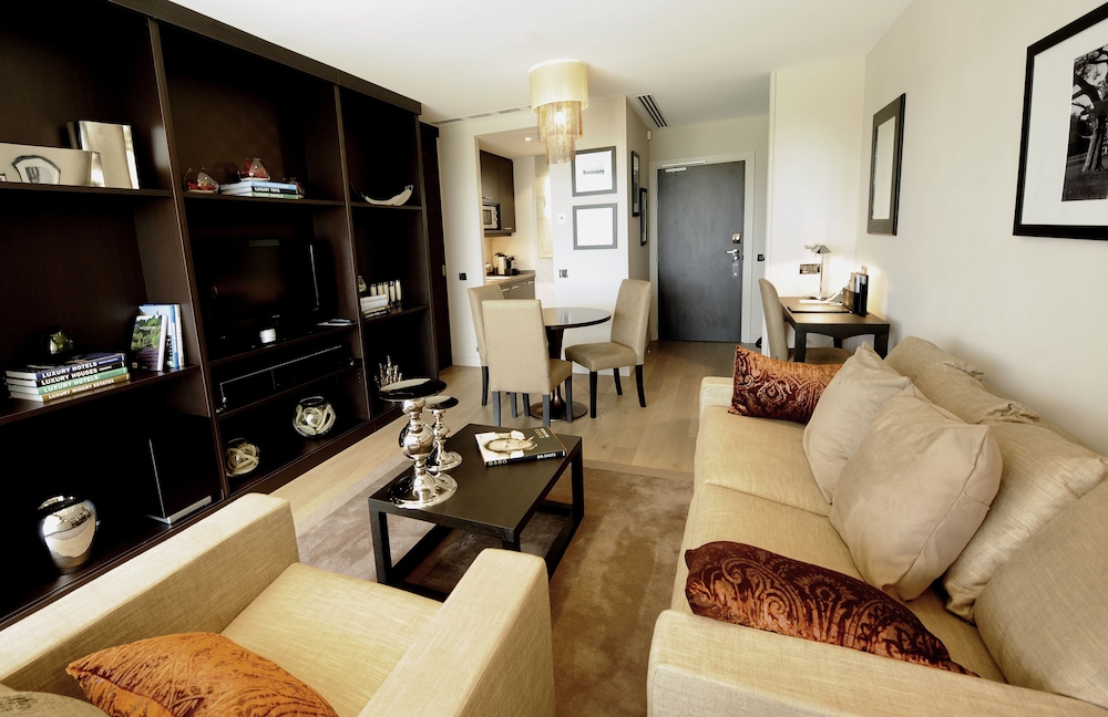 Suite - Photo 8