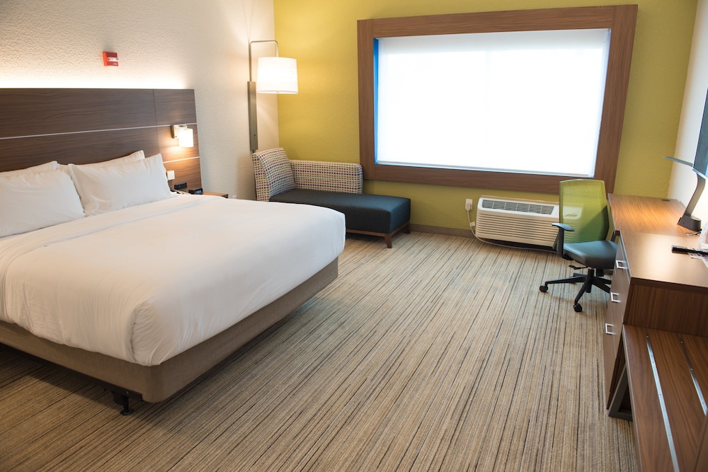 Standard Room, 1 King Bed, Accessible (Communication) - Photo 1