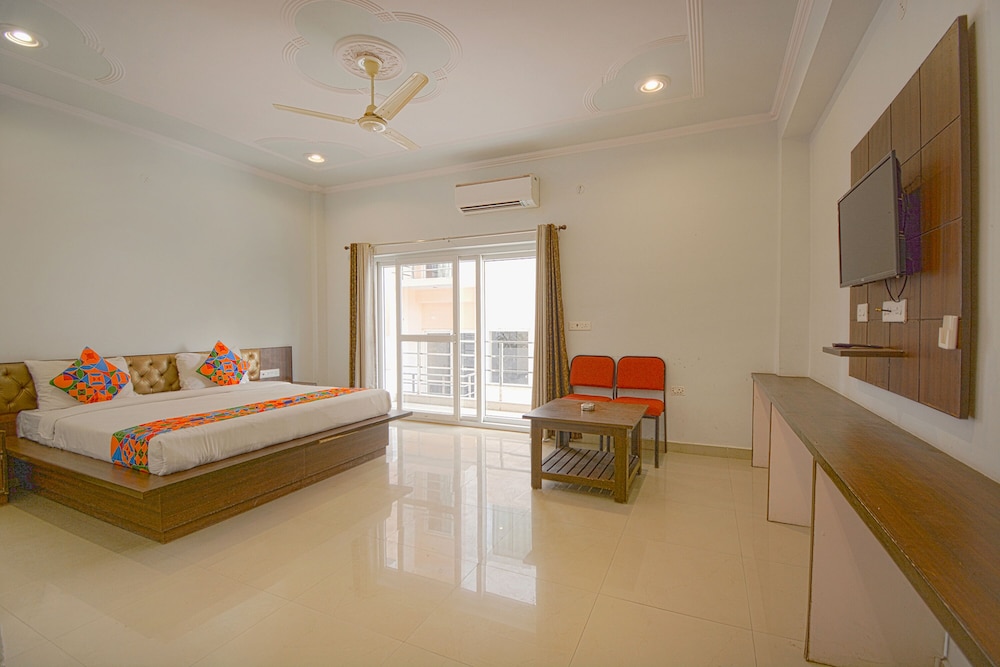 Executive Room, Smoking