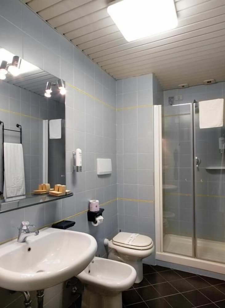 Classic Double or Twin Room photo 3