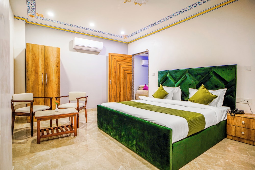 Executive Room - Photo 5