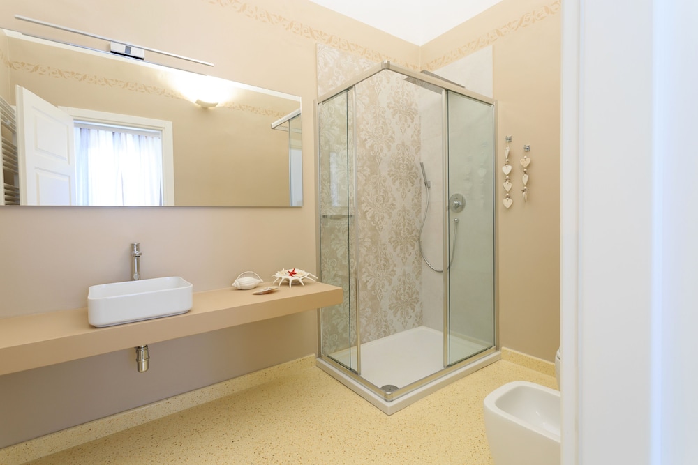 Deluxe Room - Photo 6