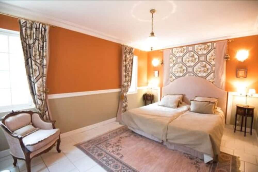 Comfort Room - Photo 2