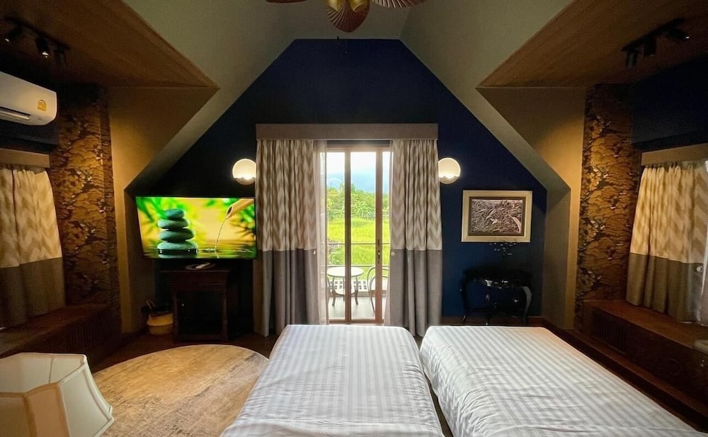 Executive Suite, Mountain View - Photo 12