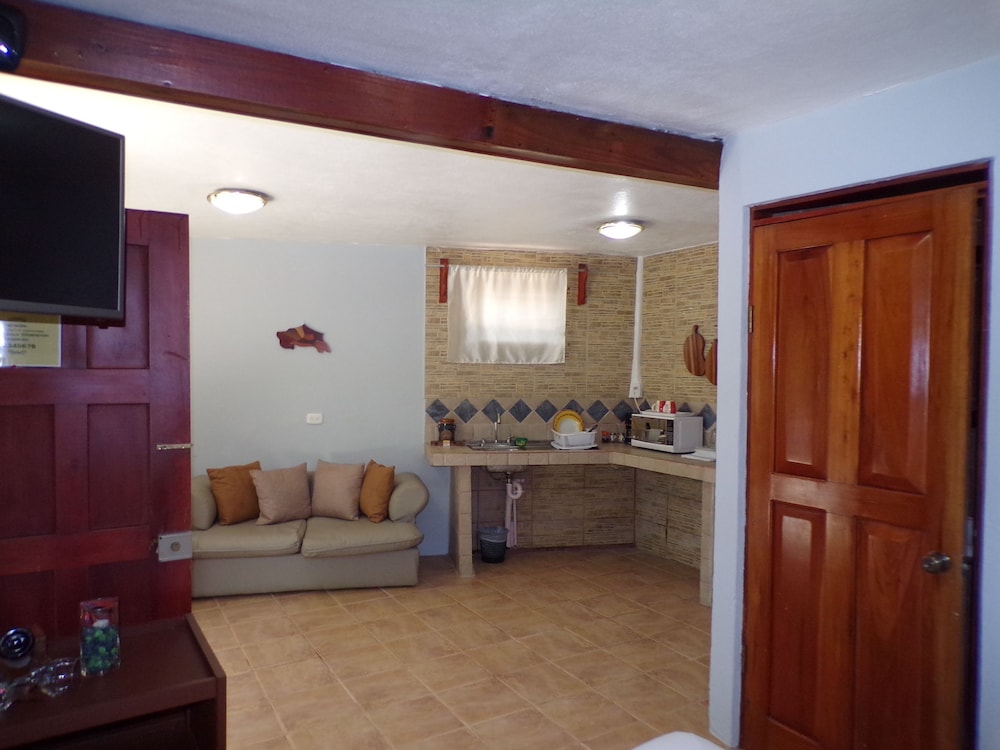 Standard Studio, 1 Queen Bed, Kitchenette, Ground Floor photo 2